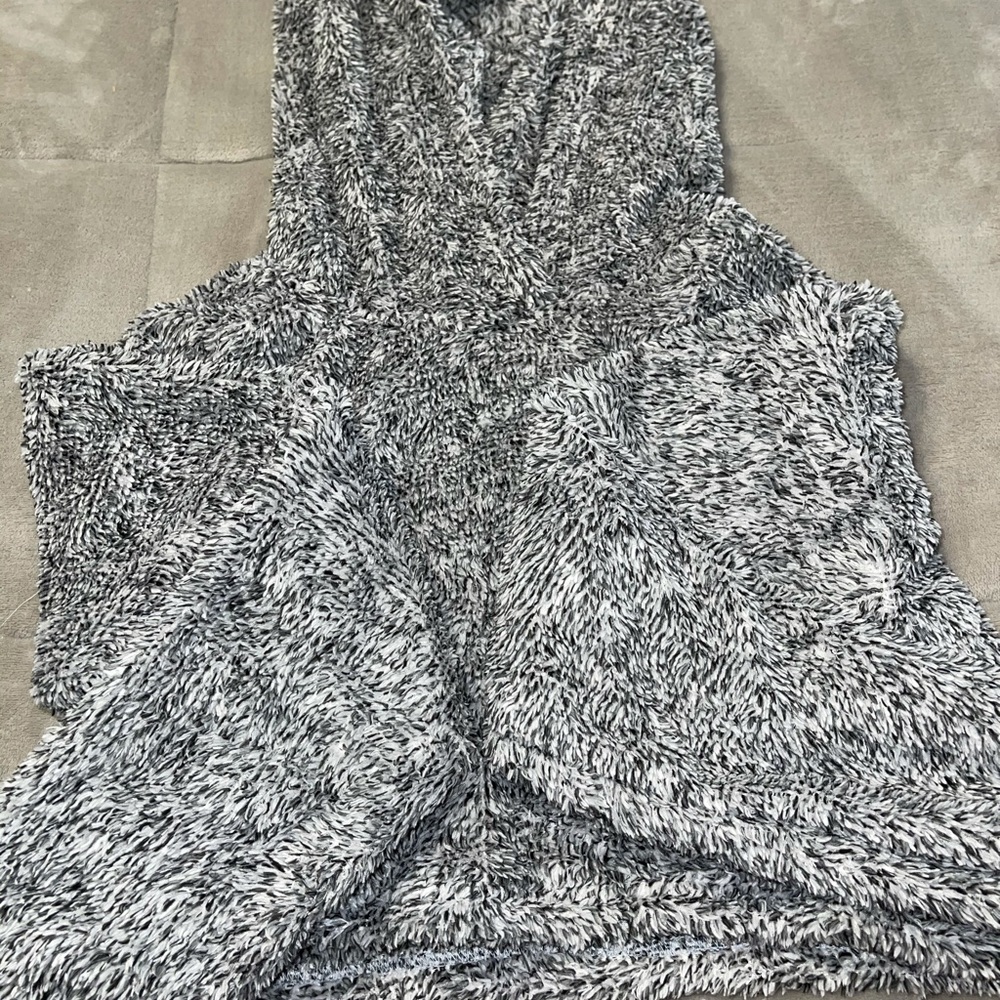Shein cropped fuzzy hoodie new medium
